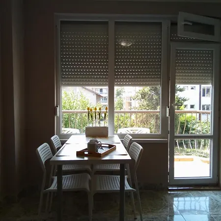 Apartments Primorsko Lägenhet